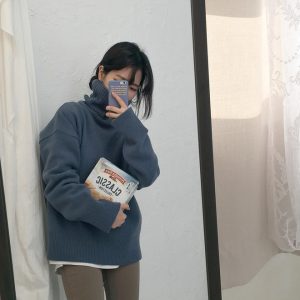 Dựng áo cổ lọ, mix 2 áo len…: 5 tuyệt chiêu giúp bạn mặc ấm mà vẫn đảm bảo chỉ có đẹp trở lên trong ngày mưa rét