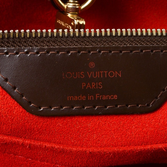 Phan biet logo tui xach Louis Vuitton