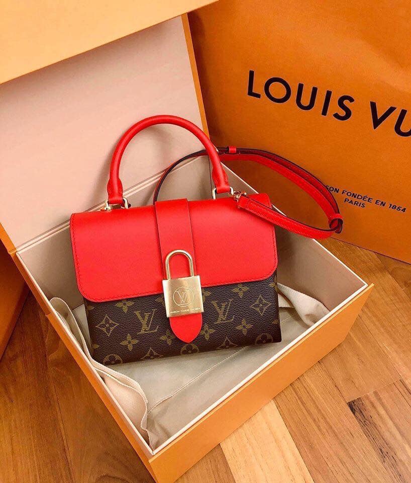 Sắp xuất hiện túi Louis Vuitton làm tay tại Mỹ  Harpers Bazaar