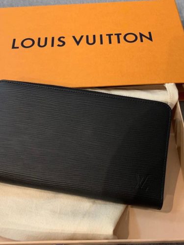 VI Louis Vuitton nam