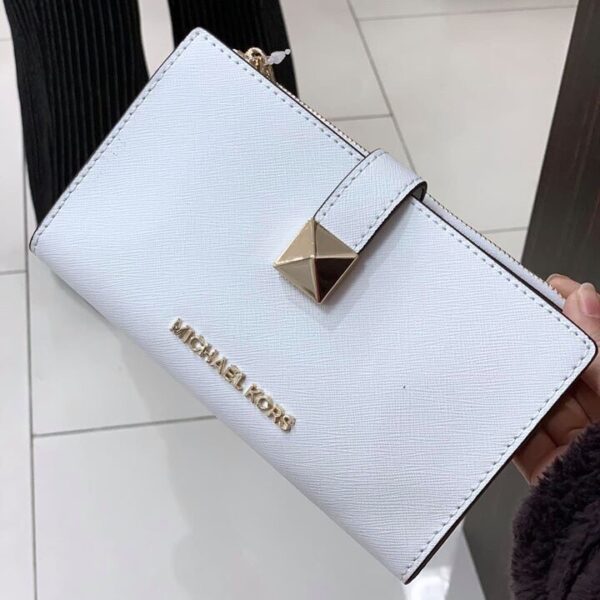 Vi Karla 2 ngan size 17 mau tron