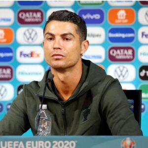 Máy lọc nước gia đình Ronaldo đang sử dụng mua ở đâu tại Việt Nam?